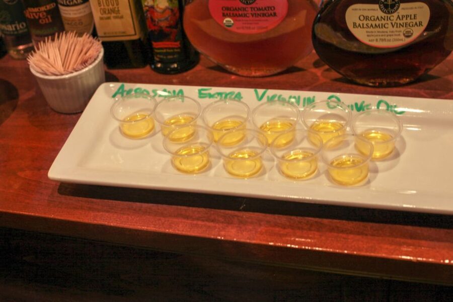 Los Angeles: Old Pasadena Food & Tasting Walking Tour - What the guide adds to the meal