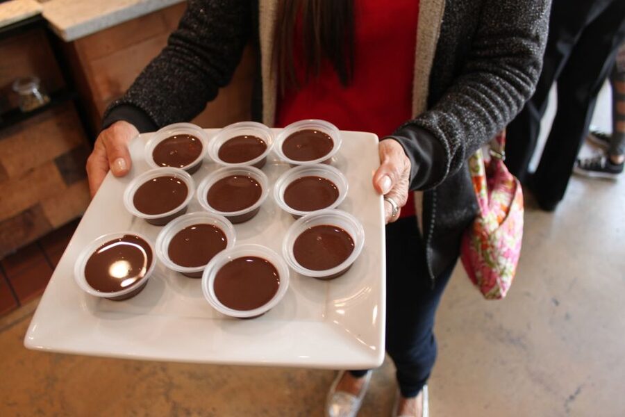 Los Angeles: Old Pasadena Food & Tasting Walking Tour - Heat, access, and planning your day