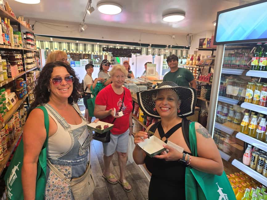 Los Angeles: Original Farmers Market Foodie History Tour - What kind of farmers market is this?