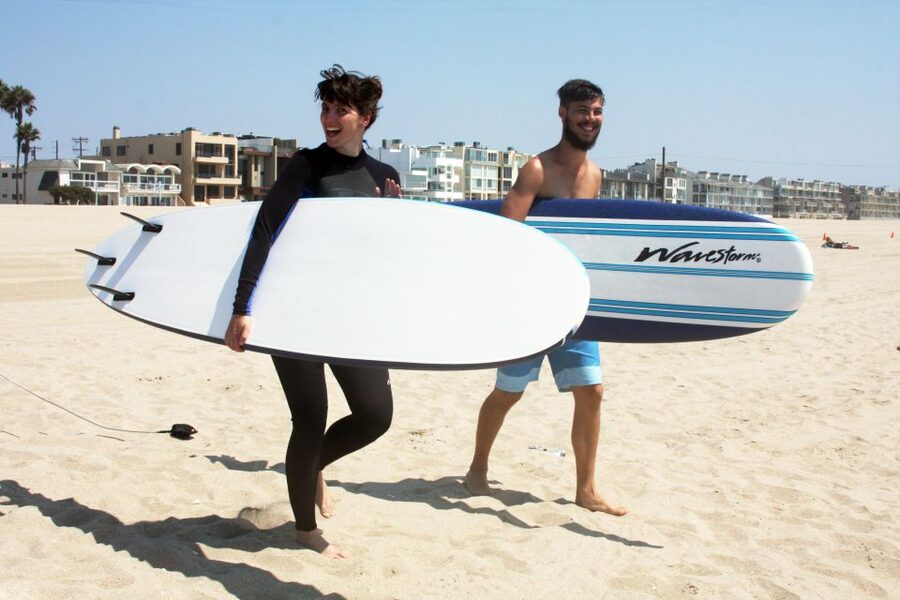 Los Angeles: Private Surfing Lesson - Getting Fitted With a Wetsuit and Board