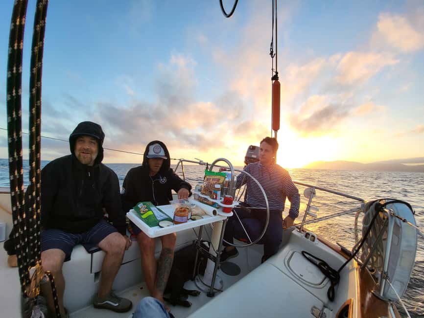 Los Angeles: Sunset Sailing - What this two-hour Los Angeles sail is really like