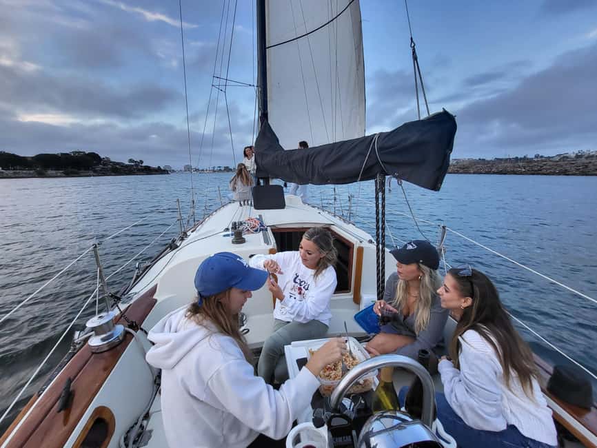Los Angeles: Sunset Sailing - Leaving Marina del Rey and finding your sea legs