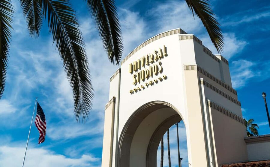 Los Angeles: Universal Studios Hollywood & Bus Tour Package - Day one with the hop-on hop-off bus
