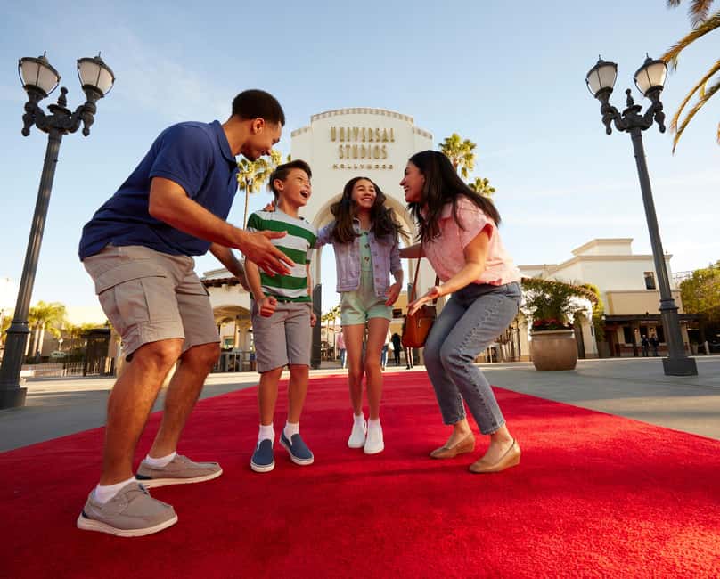 Los Angeles: Universal Studios Hollywood & Bus Tour Package - Day one with the Celebrity Homes Tour