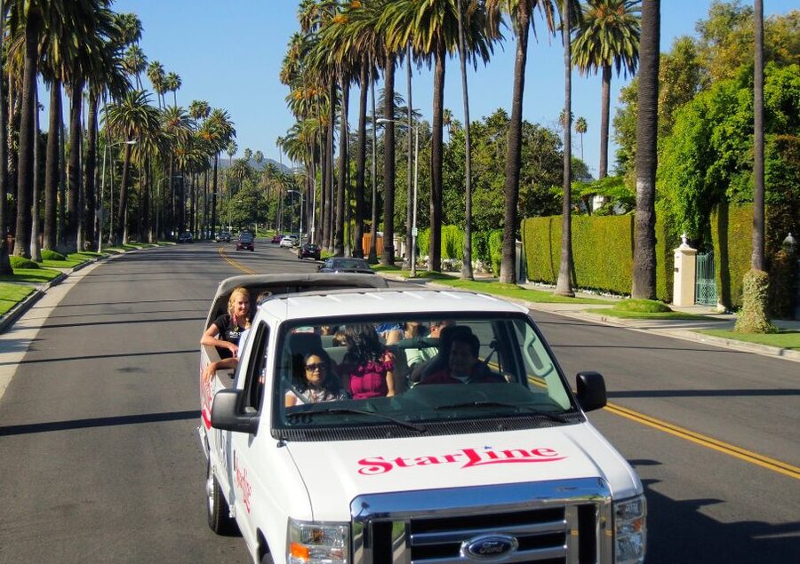 Los Angeles: Warner Bros Studio Hollywood & Bus Tour Package - Hollywood Sign, Sunset Strip, and Rodeo Drive