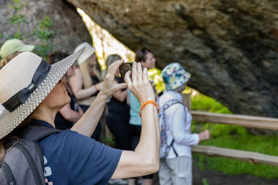 Malibu: Guided Vineyard Hike with Photo Stops and Wine - Returning through the vines with wine to take home