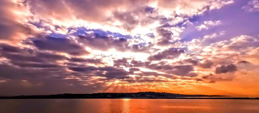 Marina Del Rey: A Romantic Boat Cruise with Sushi & Wine - Should you book Marina del Rey Sushi and Wine Cruise?