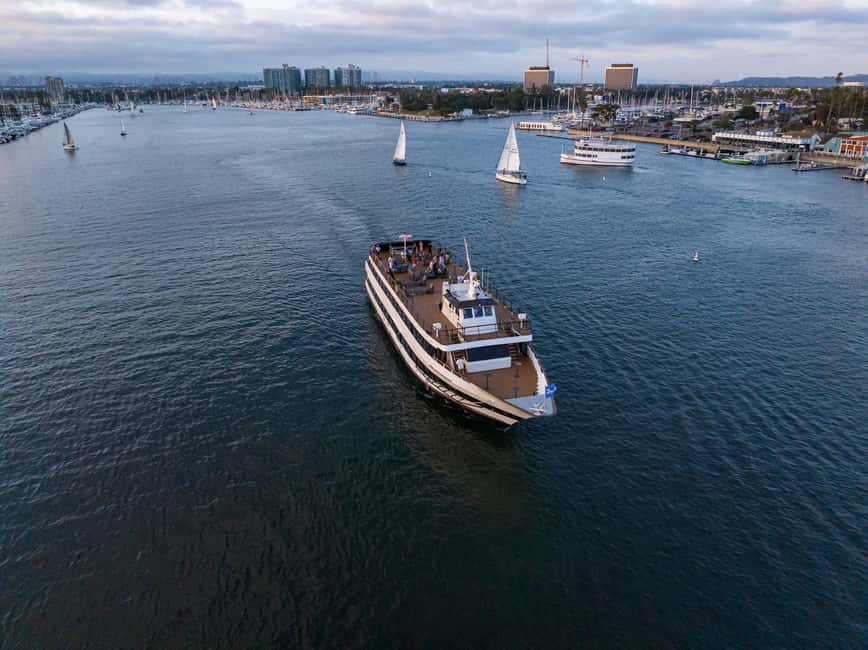 Marina del Rey: City Cruises Champagne Brunch Cruise - Music, views, and the upper deck