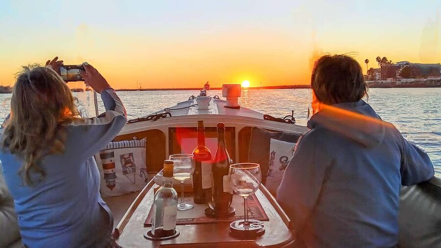 Marina del Rey: Wine Cruise &Music+optional Sushi or Dinner - Choosing between wine, charcuterie, sushi, and dinner