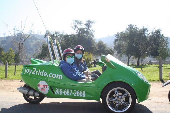 Mini-Car Sunrise Tour in Hollywood with Breakfast - From La La Land to the Autry Museum