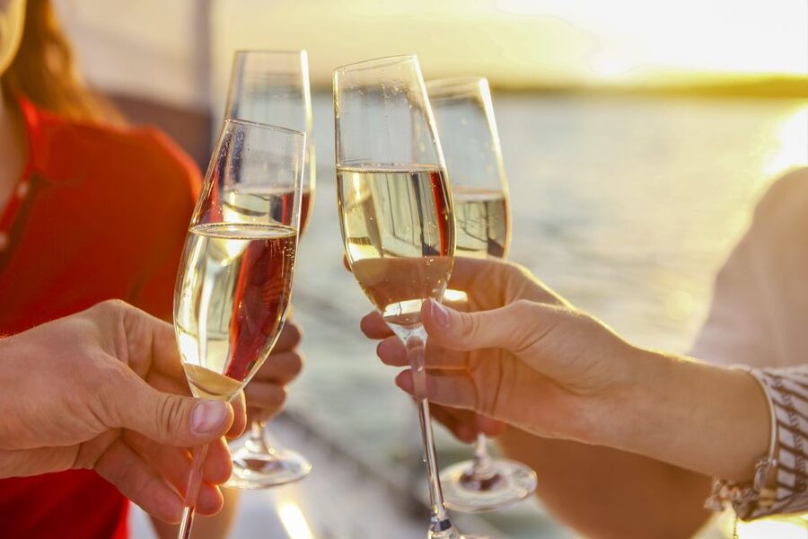 Newport Beach: City Cruises Champagne & Brunch Buffet Cruise - Champagne, sparkling cider, and live entertainment