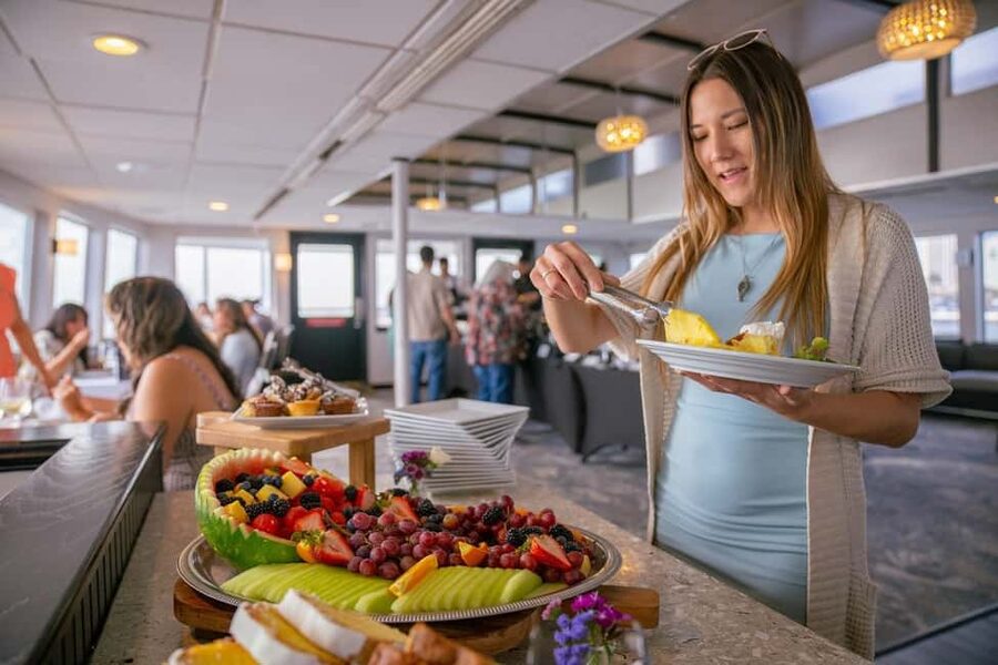 Newport Beach: City Cruises Champagne & Brunch Buffet Cruise - Is $99 a fair price?