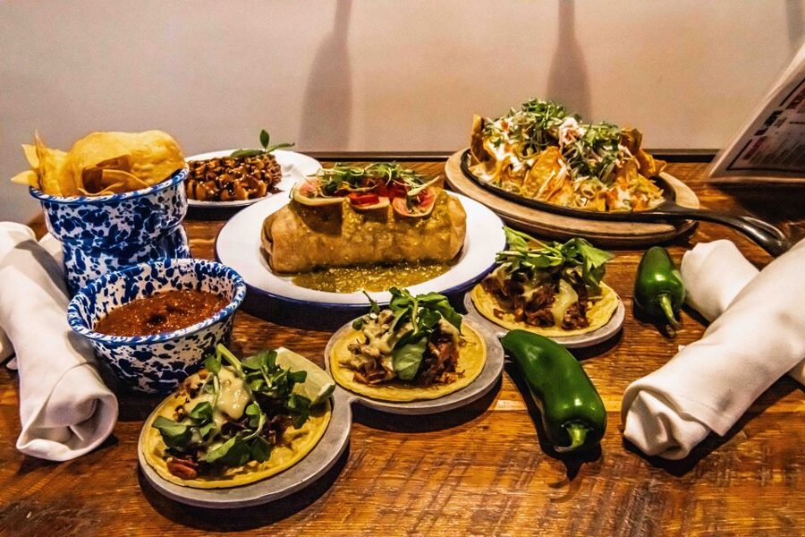 Palm Springs: Drag Show with Brunch - The photo experience is part of the value