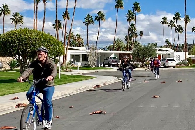 Palm Springs Modernism Architecture & History Bike Tour - Bikes, meeting point, and group size