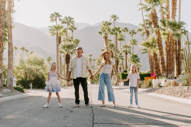 Palm Springs - Private Photoshoot with a Top Local Photographer - The real price of $325 per group