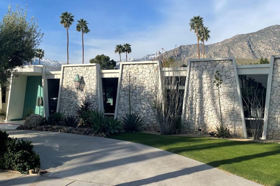 Palm Springs: Private Walking Tour "Twin Palms" Neighborhood - Why a private group can be good value