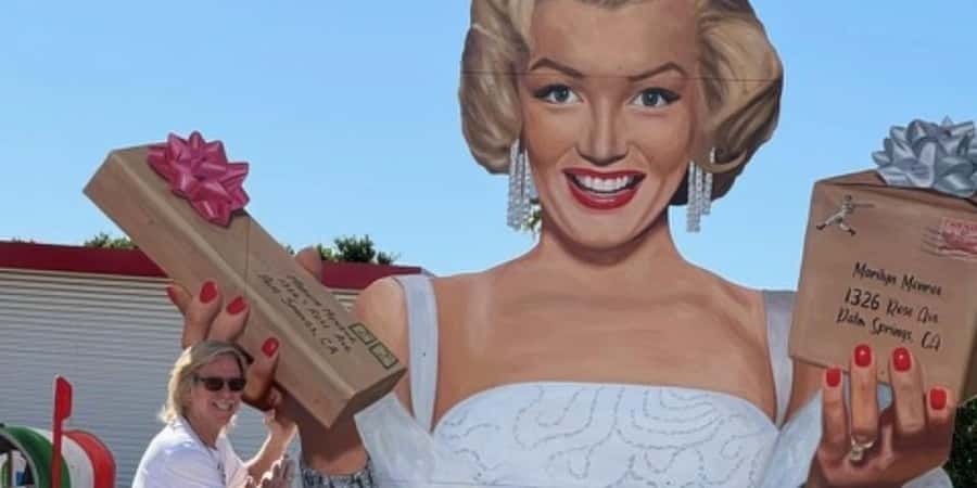 Palm Springs Tour from an open air 6 Passenger Golf Cart - Downtown stories and the final casual bar