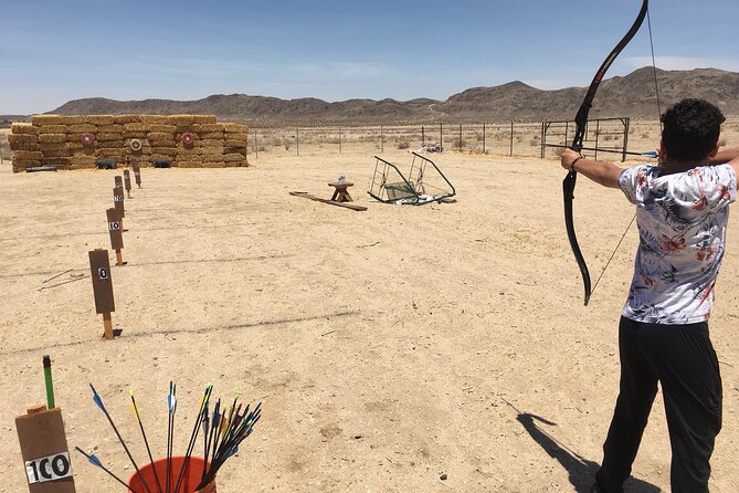 Private 1-Hour Archery Session Near Joshua Tree National Park - A quiet hour with a bow in Joshua Tree