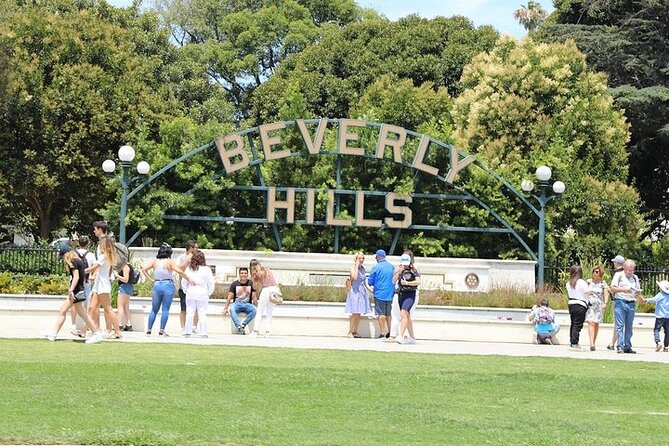 Private and Exclusive 3-Hour Beverly Hills and Hollywood Tour - Rodeo Drive: luxury shopping without the luxury bill