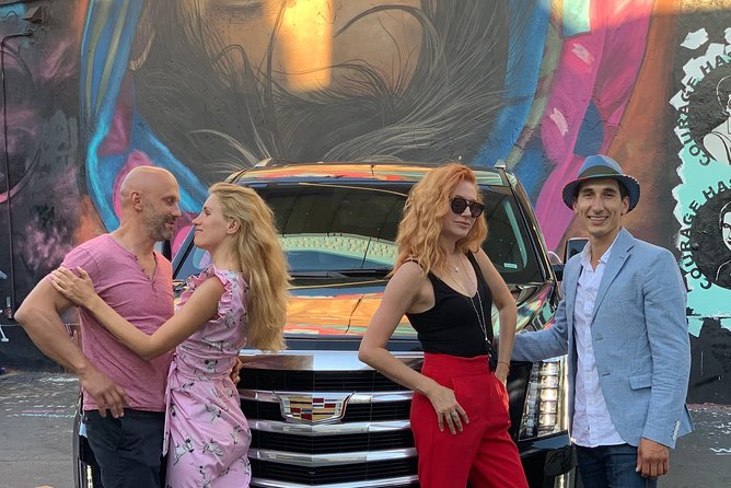 Private Tour of Los Angeles in a SUV with Experienced Guide - Beverly Hills, Rodeo Drive, and old-money Los Angeles