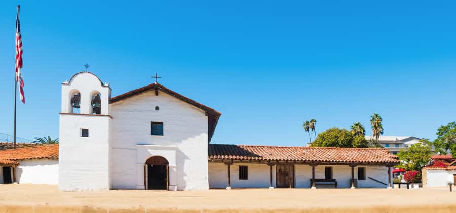 Santa Barbara: Comedian lead Food and Walking Tour - Starting at the Granada Theatre