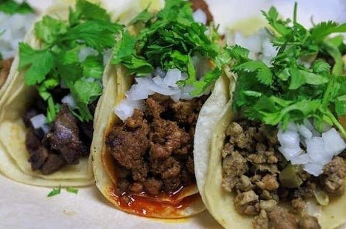 Santa Barbara Taco Tour on E-Bikes - East Beach Tacos: the middle taste