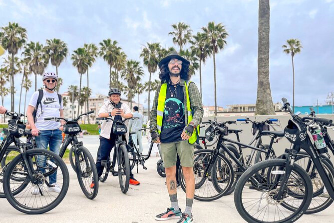 Santa Monica and Venice Beach 3-Hour Bike Guided Tour - Muscle Beach and the Venice fitness tradition