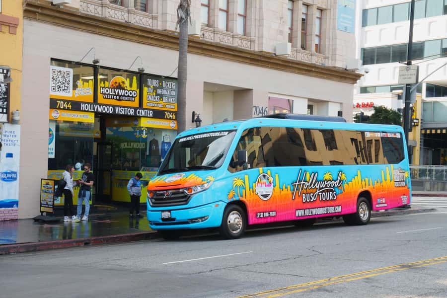 Santa Monica: Best of LA Tour with 3 Iconic Stops - Museum Row, Melrose Avenue, and Paramount Studios
