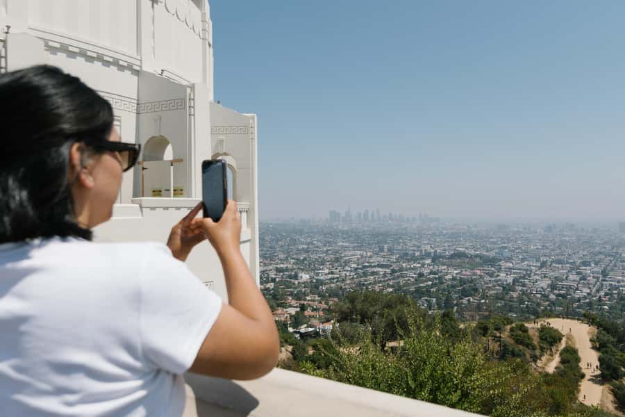 Santa Monica: Best of LA Tour with 3 Iconic Stops - What the guides add to the ride
