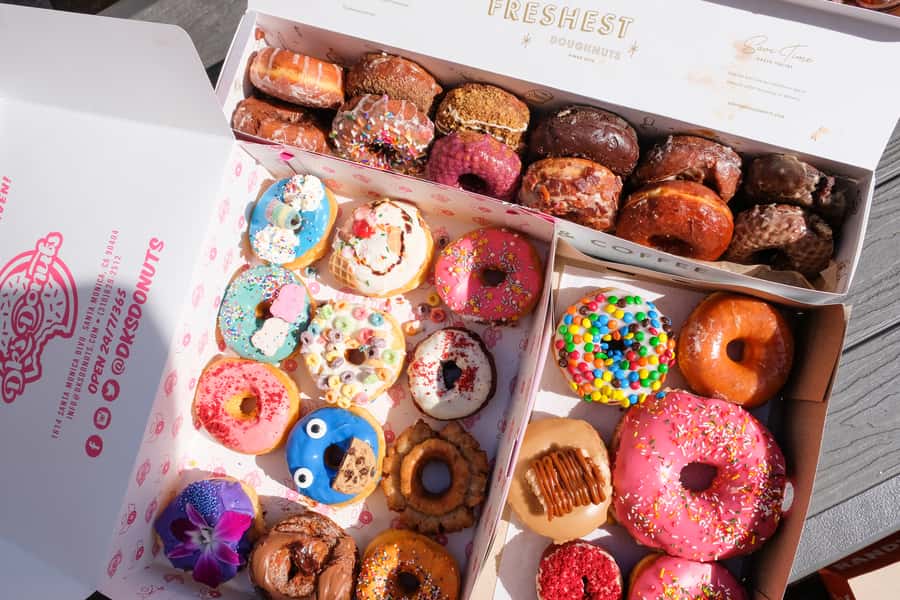 Santa Monica Donut Adventure by Underground Donut Tour - Starting at Randy’s and the giant donut