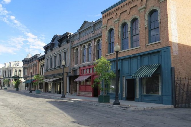 Small-Group Warner Bros and Hollywood Tour from Anaheim - Hollywood Boulevard: two hours among the famous landmarks