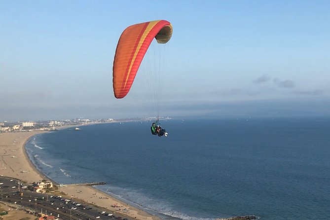 Tandem Paragliding flight with instructor in Malibu - Claude and the instructor style