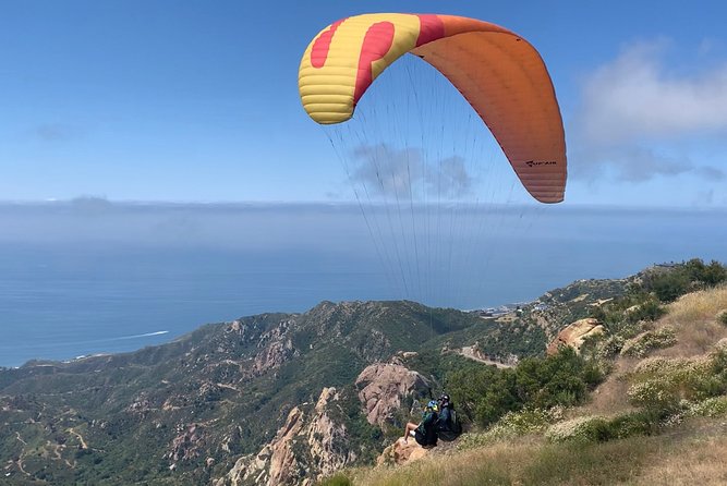 Tandem Paragliding flight with instructor in Malibu - Who will enjoy this most