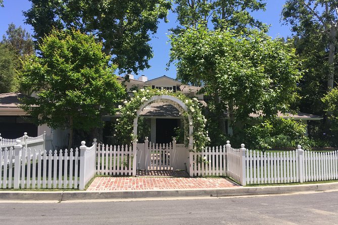 The Real Beverly Hills Housewives Tour - Starting at 809 North Canon Drive
