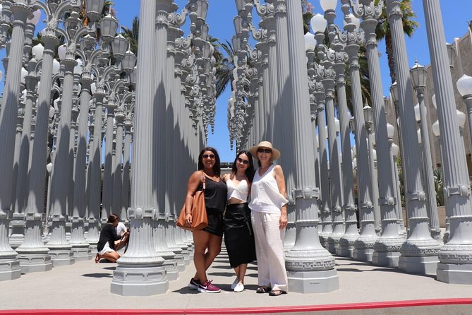 The Ultimate LA and Hollywood Photo Tour - Melrose Avenue: street art and playful pictures