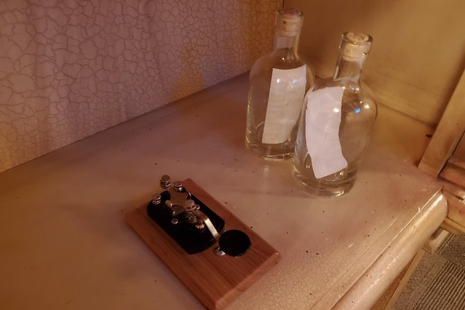 Titanic Escape Room Game for Private Group - The Titanic story gives the hour a clear purpose