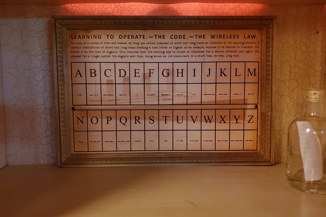 Titanic Escape Room Game for Private Group - Families, couples, and groups of friends