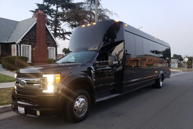 Tour in Sofi Stadium in Party Bus - The tour’s strongest points and its limits